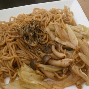 たっぷり野菜のコク旨にんにく焼きそば